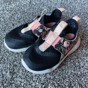 Nike Flex Runner Floral Toddler Girl Shoes 8